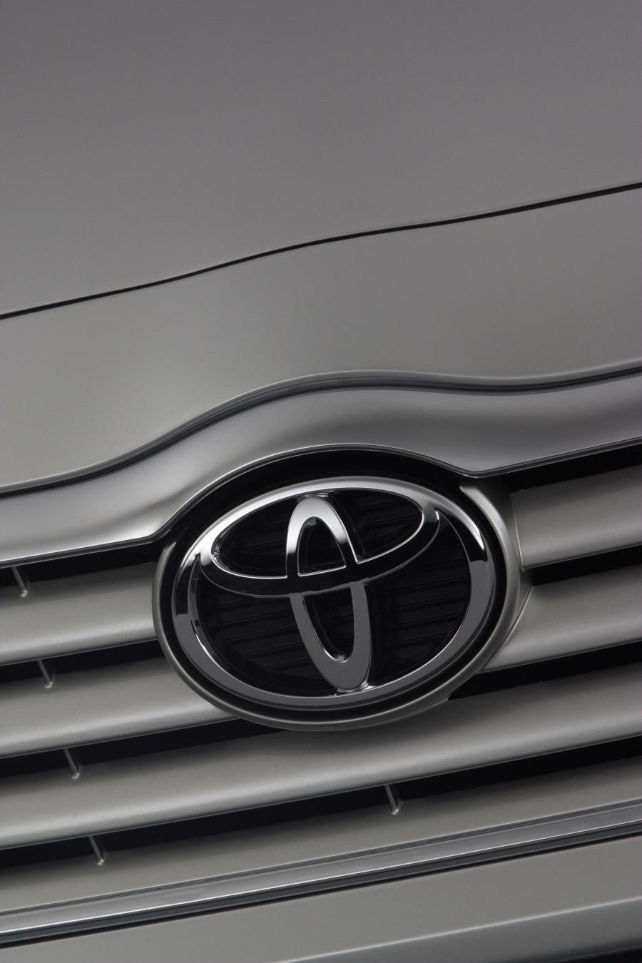  Toyota Avensis 2003 года  (фото 76 из 114)